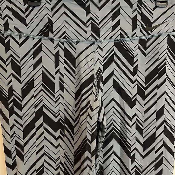 NIKE Dri fit exercise pants leggings Sz XL black & gray - Picture 3 of 7